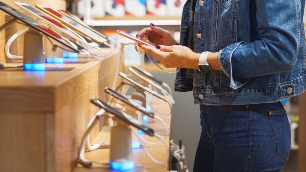 매장에서 핸드폰 구매